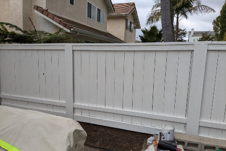 Fence Pressure Washing And Painting In Tierrasanta, CA
